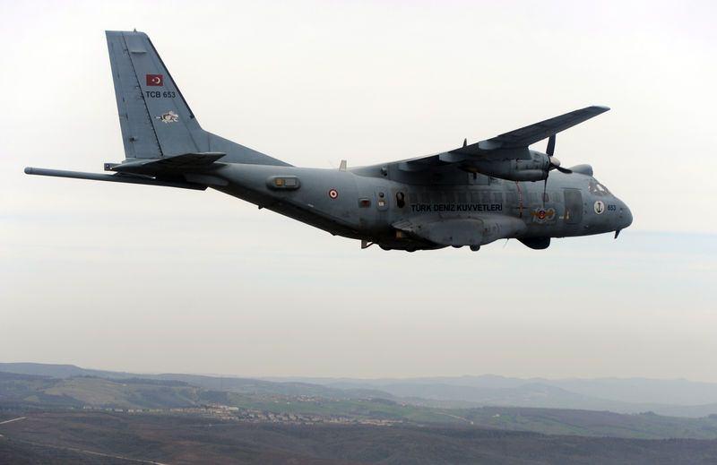 <p>Kızılelma, “Helikopterlerimizdeki cihazlarla çok uzaklardaki denizaltıyı belirleyebiliyoruz. Uzun menzilli güdümlü mermi ve torpido sistemleriyle silahlandırılan hava araçlarımız su altı ve su üstü tehditleri için caydırıcı güç.</p>