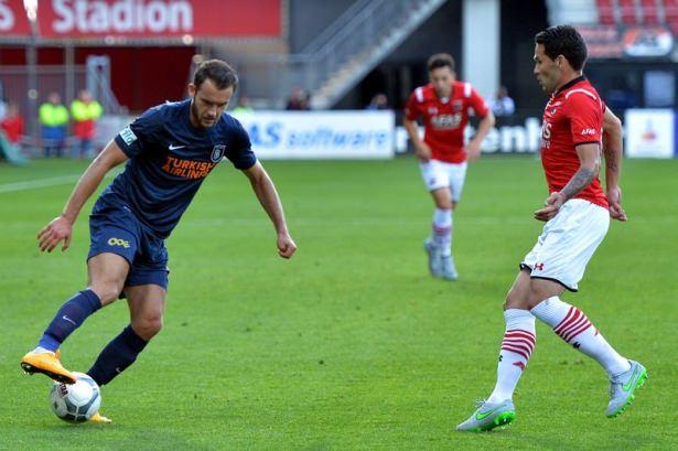 <p>UEFA Avrupa Ligi 3. ön eleme turu ilk maçında Medipol Başakşehir, deplasmanda Hollanda'nın AZ Alkmaar takımına 2-0 yenildi.</p>
