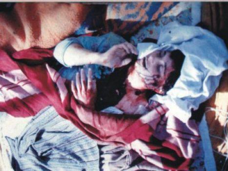 KATLİAM MÜZESİ Erzincan'da, Başbağlar şehitlerini anmak için müze yaptırdıklarını belirten Aydın, "Uzun zamandır yapmayı düşündüğümüz bir anlamda anıt değeri taşıyan bu müzeyle birlikte şehitlerimizin ruhlarını ve acılarımızı geleceğe taşıyacağız. 5 Temmuz'dan itibaren tüm vatandaşlarımızı, devlet büyüklerimizi müzemize bekliyoruz." dedi.