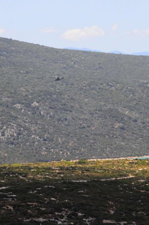 <p><span>Urla’da Klozemania Kazı alanında bulunan Ertan İplikçi’ye telefonla ulaştık. Bölgeyi yıllardır santim santim inceleyen İplikçi, Zeytineli’ni anlattı: “Bölgede çok sayıda tarihi zeytin ağaçları var. Ağaçlar sürekli kullanıldığı için de korunmuş. O dönemlerde, oradan su bulmak çok zor olduğu için ilginç bir yöntemle su arıtıyorlar, kuyu açıyorlar. SİT alanı ancak tamamen de SİT değil.</span></p>