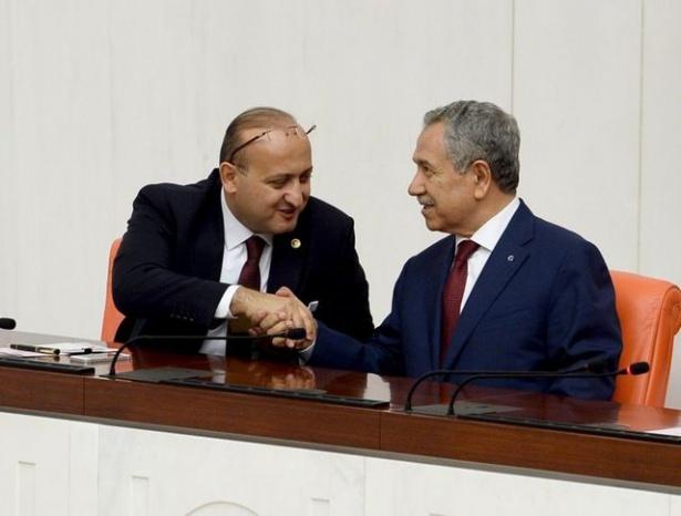 <p>&Uuml;niversite: Anadolu &Uuml;niversitesi İletişim Bilimleri Fak&uuml;ltesi Basın ve Yayın B&ouml;l&uuml;m&uuml; Y&uuml;ksek Lisans: Anadolu &Uuml;niversitesi Sosyal Bilimler Enstit&uuml;s&uuml; İletişim B&ouml;l&uuml;m&uuml;</p>
