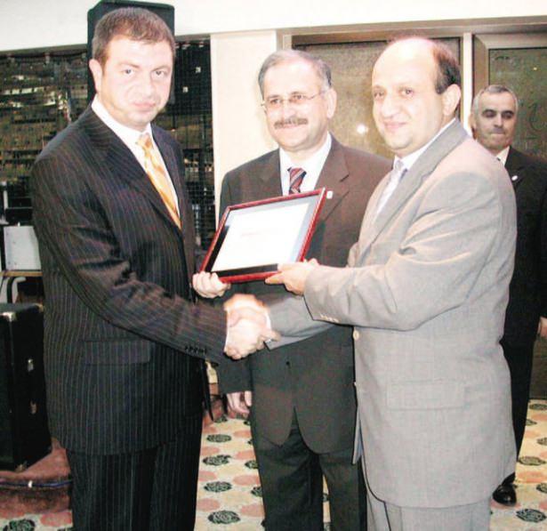 <p>BİLİM SANAYİ ve TEKNOLOJİ BAKANI/FİKRİ IŞIK Lise: İzmit İmam Hatip Lisesi</p>
