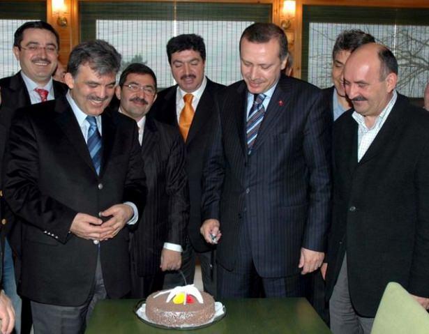 <p>&Ccedil;EVRE VE ŞEHİRCİLİK BAKANI/İDRİS G&Uuml;LL&Uuml;CE Lise: Haydarpaşa Teknik ve End&uuml;stri Meslek Lisesi</p>
