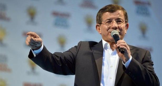 <p><strong>Başbakan Davutoğlu, Sincan Kent Meydanı'nda düzenlenen AK Parti'nin Ankara mitinginde halka hitap etti. </strong></p>