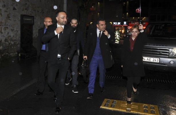 <p>Ressam İsmail Acar ise Hükümetin izleyeceği kültür politikalarının görüşüleceğini belirterek, kendilerinin de bu konuda görüşlerini ortaya koyacağını aktardı. </p>
<p> </p>