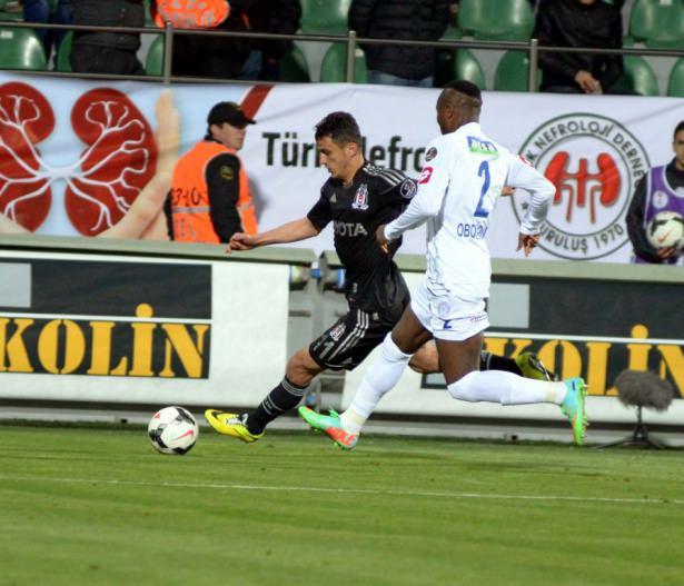 <p>Trabzonspor'un Pektemek ısrarı (Açık Mert Korkusuz)<br />
Bordo-Mavili ekip, Beşiktaş'ta bir türlü kendini gösteremeyen Mustafa Pektemek'e kancayı taktı. Fırtına, milli takım ile kampta bulunan yıldız forveti ikna etmek için uğraşıyor.</p>