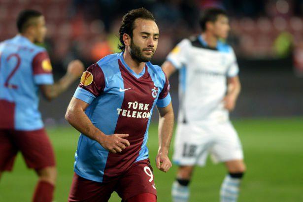 <p>Olcan için yeni teklif! (Fanatik)<br />
Sezon başında Rusya Premier Lig ekibi Rubin Kazan'dan kiralanan Gökhan Töre'nin bonservisini alma konusunda sıkıntı yaşayan Beşiktaş, Trabzonsporlu Olcan Adın için girişimlerini sürdürüyor.</p>