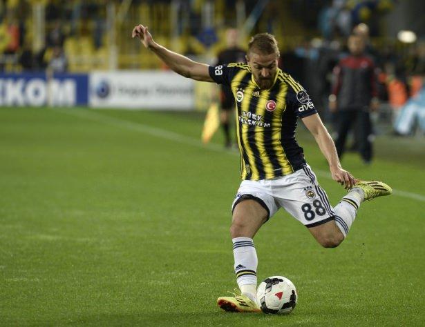 <p>Galatasaray'a dön Caner (Fotomaç)<br />
Caner Erkin'i 2009-10 sezonunda Cimbom'a getiren eski yönetici Haldun Üstünel, F.Bahçe ile sözleşmesi biten ve resmen serbest kalan başarılı futbolcuya "G.Saray'ın kapısı sana açık. Bir 'alo' demen yeter" dedi.</p>

