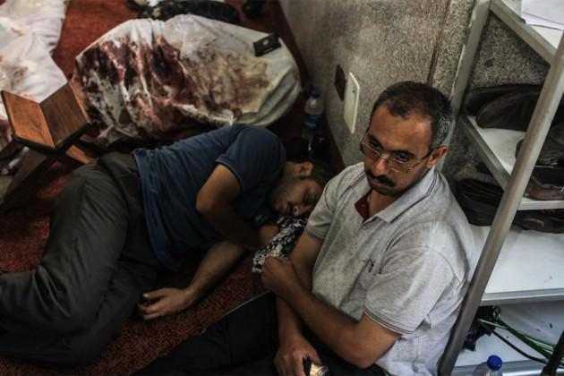 Binlerce m&uuml;sl&uuml;manın katledildiği Mısır'da onbinlerce Mısırlı yaralandı. 