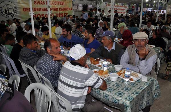 Türkiye'nin dört bir tarafında iftar sevinci