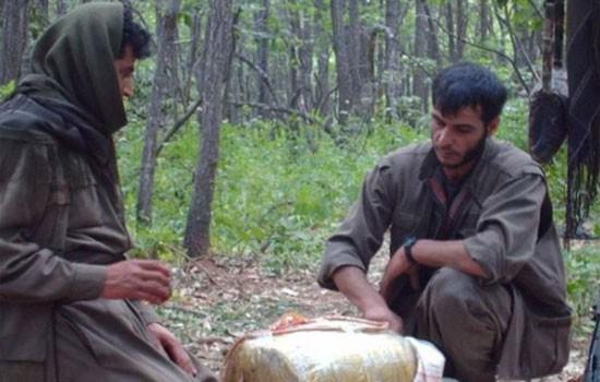 PKK'lı teröristlerin yollara ve menfez altlarına döşedikleri bombaları nasıl hazırladıklarını gösteren fotoğraflar ele geçirildi
