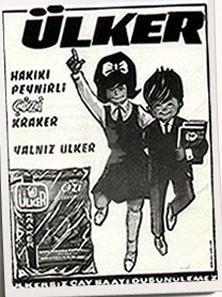 Masaya döndüklerinde, benim için getirilen yemek tepsisini önüme koydular. Konuşmalar devam ederken, ben yemeğimi (utana-sıkıla) yedim. “Afiyet olsun!” dediler.