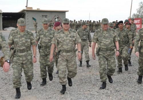 Genelkurmay Başkanı Özel, incelemelerin ardından kara yolu ile sınır birliklerinin konuşlandığı Mürşitpınar hududuna geçti. 6. Hudut Bölüğü'ne gelen Özel, burada tank birliğinde incelemelerde bulundu.