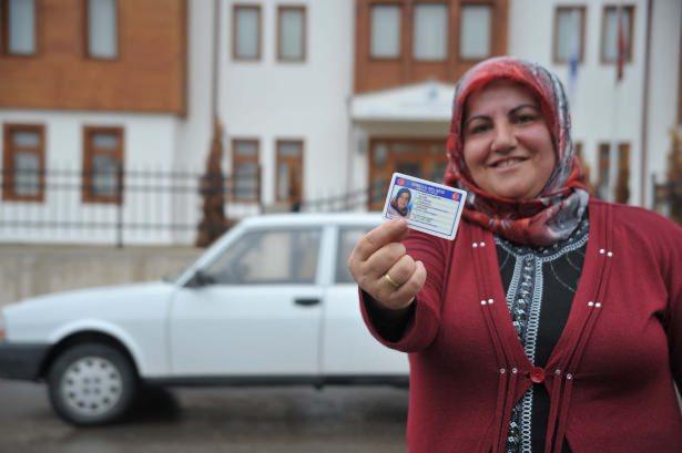 <p>Ehliyet değişikliği işlemine hemen başvurabilirsiniz. Yapmanız gereken sadece şunlar;</p>
