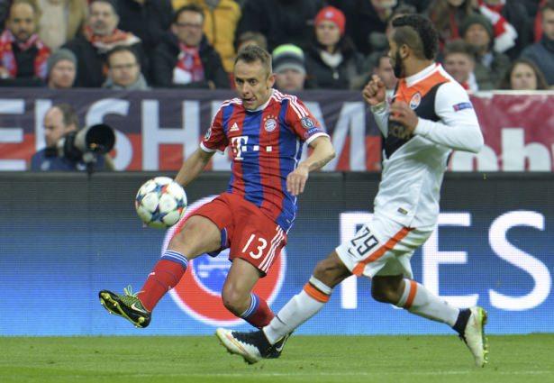 <p>Şampiyonlar Ligi 2.Tur rövanş maçında Bayern Münih 0-0'ın rövanşında evinde Lucesculu Shakhtar'ı 7-0 yendi.</p>