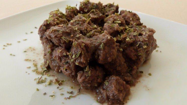 <p><strong>“Kurban Bayramı olur da kahvaltıda kavurma yenmez mi?”, “Misafirlikte ikram edilen tatlıyı geri çevirmek ayıp olur, yemek lazım”</strong>, <strong>“mangalda yağlı et lezzetli olur” </strong>diyorsanız bir kez daha düşünmenizde fayda var. </p>