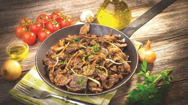 <p>‘Sakatat’ diye adlandırılan bu kısımlar yüksek oranda doymuş yağ ve kolesterol içerebildiğinden,<strong> kalp-damar hastalığı olan kişilerin </strong>hayvanın bu kısımlarını tüketmemesi gerekiyor</p>