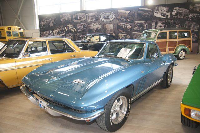 <p>Chevrolet-Corvette 1966 </p>

<p> </p>
