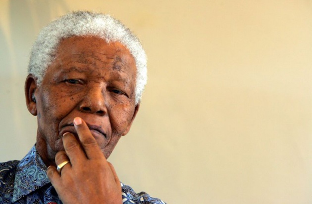 Öncelikle Mandela'nın ödülü Türkiye'de Kürtlere yapılan muameleden hoşlanmadığı için reddettiği belirtildi. Ancak yedi yıl sonra, 1999'da Mandela'nın fikrini değiştirdiği ve ödülü kabul etmek istediği haberleri yayıldı. Son olarak 2005 yılında gazeteci Fatih Altaylı, o dönem yazdığı Hürriyet gazetesindeki köşesinde duruma şöyle bir açıklama getirdi: