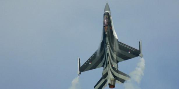 <p>25 F-16 uçak</p>

<p> </p>
