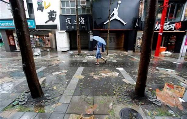 <p>Soudelor tayfunu, saatte 200 km'ye aşan şiddetli bir fırtınayla Tayvan'ı vurdu.</p>
