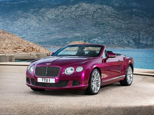 Bentley, Continental GT Speed’in güç aktarma organlarını üstü açılır modele aktararak yarattığı yeni aracın dünyanın en hızlı dört kişilik üstü açılır otomobili olduğunu iddia ediyor.
