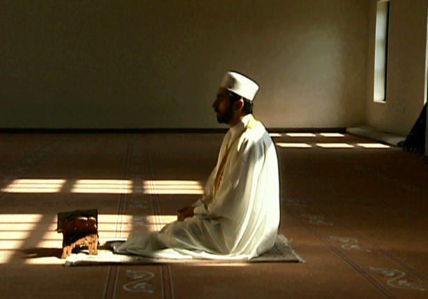 <p>Sevgili Peygamberimiz (s.a.v) buyuruyor:</p>

<p> </p>

<p>“Her kim bu gece yüz rekat namaz kılarsa yüce Allah ona yüz melek gönderir. Otuzu ona cenneti müjdeler, otuzu ona cehennem azabından teminat verir. Otuzu da ondan dünya afetlerini savarlar, O’nu da ondan şeytanın tuzaklarını hilelerini savarlar.”</p>

<p> </p>
