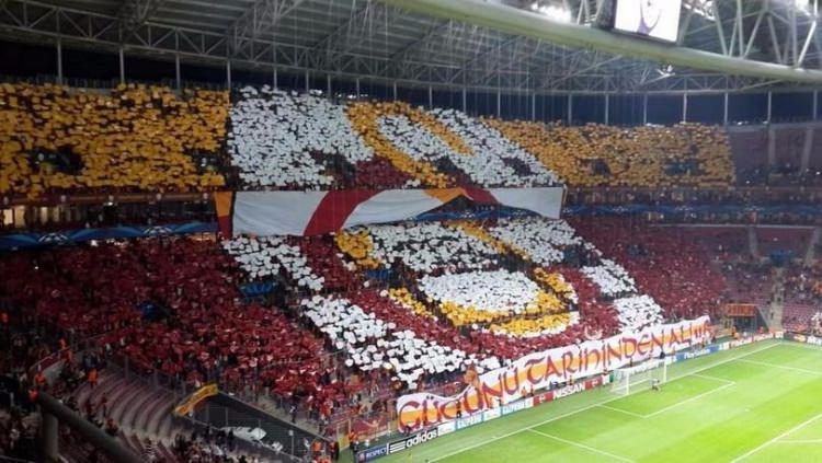 <p>Galatasaray, Dortmund maçı öncesinde önemli bir koreografiye imza attı.</p>
