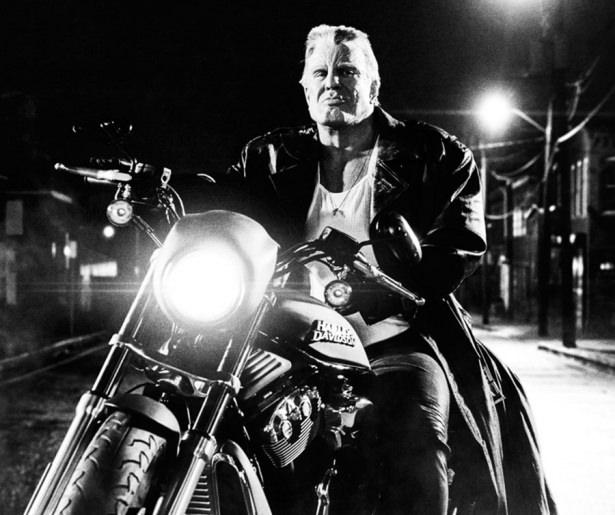 <p><strong>MARV</strong><br />
Aktör: Mickey Rourke<br />
Film: Sin City (2005), Sin City: A Dame To Kill For (2014)</p>
