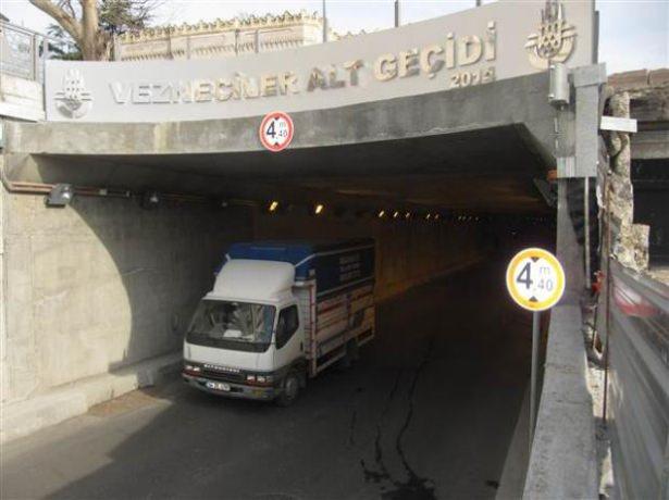 <p>Vezneciler’deki Darülfünun Alt Geçidi yenilendi.</p>