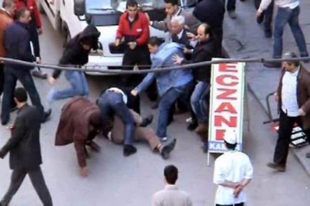 <p>Kavgadan sonra 'teker teker gelin' diyebilmektir.</p>
<p> </p>