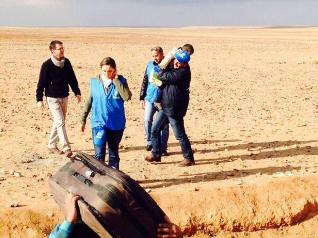 Birleşmiş Milletler M&uuml;lteciler Y&uuml;ksek Komiserliği (UNCHR)&rsquo;da g&ouml;revli Andrew Harper&rsquo;ın Twitter&rsquo;da paylaştığı, Suriye-&Uuml;rd&uuml;n sınırında &ccedil;&ouml;l&uuml; y&uuml;r&uuml;yerek ge&ccedil;en d&ouml;rt yaşındaki Marwan&rsquo;ın fotoğrafı kanlı i&ccedil; savaşın geldiği noktayı g&ouml;steriyor.