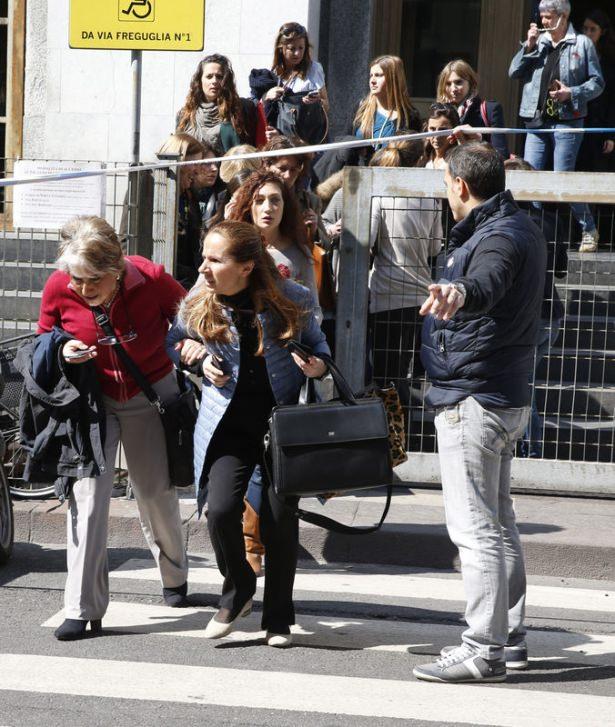 <p>&Ouml;ğle saatlerinde meydana gelen olayda, silahlı bir saldırganın Adalet Sarayı'nın &uuml;&ccedil;&uuml;nc&uuml; katında odası bulunan ve iflas davalarına baktığı belirtilen yargı&ccedil; Fernando Ciampi'yi vurduğu bildirildi.&nbsp;</p>
