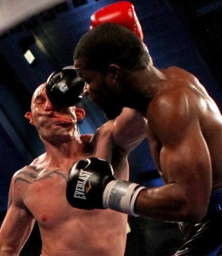<p>Nakavt kelimesinin yazılışı aslında 'knock out'dur.</p>

<p> </p>
