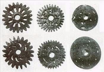 <p><strong>Peru'daki bronz dişliler</strong></p>
<p>Modern dişlilerden farkı yok gibi. Tek farkı binlerce yıl önce yapılmış olmaları...</p>
