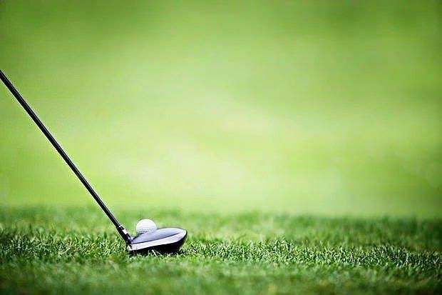 <p>Eskiden golf topları katı ahşaptan yapılırdı.</p>

<p> </p>
