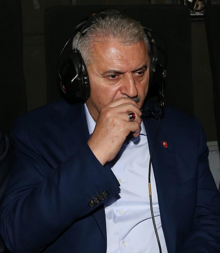 <p>Başbakan Binali Yıldırım Hakkari Çukurca'da 2.nci Hudut Tugay komutanlığını ziyaret etti.</p>