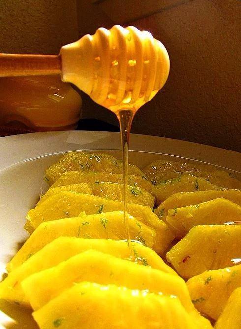 <p>16. Bal ve ananas</p>

<p><br />
Sigaranın yol açtığı zararlı etkilerin aza indirilmesinde bu karışımın son derece faydalı olduğunu göreceksiniz.</p>
