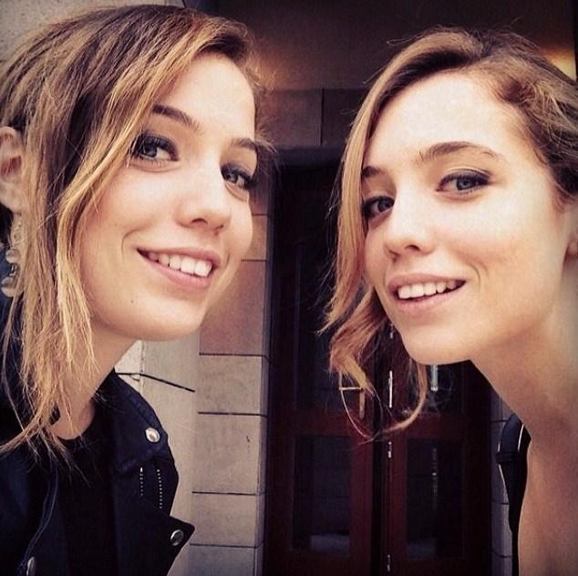 <p>İdil Sivritepe ve ikizi Pınar</p>
