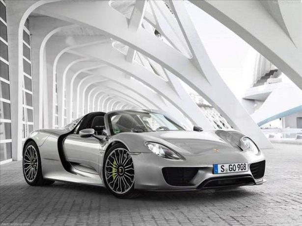 <p>Porsche’nin hibrit süper spor otomobili 918, üretimi sona ererek tarihin sayfalarına doğru yol aldı.</p>