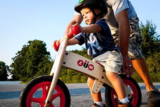 <p>Çocuklarda bisiklet kullanımı, fiziksel ve ruhsal gelişime katkı sağlamasının yanı sıra; ergenlik döneminde alınan kiloların kolayca vücuttan atılmasına da yardımcı olur. </p>
