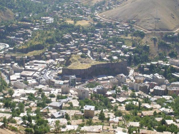 BİTLİS: Süsleme ve yapı taşı işçiliği, ponza madenciliği, yapı elemanları imalatı, mermer işleme, 