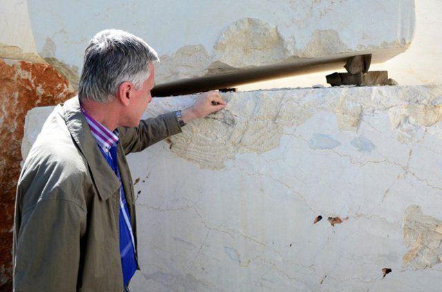 <p>"Bu fosiller miyosen d&ouml;nemini karakterize ediyor. Ş&ouml;yle diyebiliriz Doğu Anadolu B&ouml;lgesi yaklaşık 200 milyon yıl &ouml;nce b&ouml;lgede a&ccedil;ılan okyanusla su altında kalmış. Levhaların kapanmasıyla b&ouml;lge olduk&ccedil;a y&uuml;kselerek kalıntı denizler oluşmuş."</p>

<p>&nbsp;</p>
