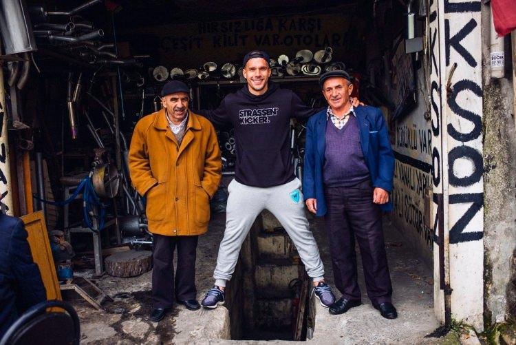 <p>Halktan biri... 'Yaşınız hiç önemli değil, gülmeyi unutmayın'</p>
