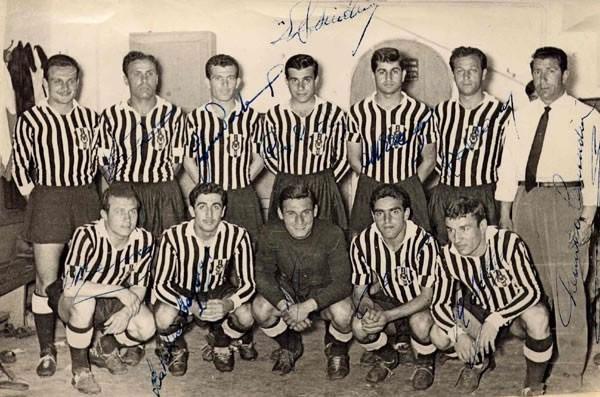 <p>Beşiktaş Futbol Takımı 1958 yılında toplu halde.</p>