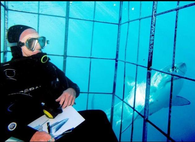 Ressamın hangi hayal g&uuml;c&uuml;yle bu resmi &ccedil;izdiği bilinmez ama evinde ya da başka bir yerde oturarak tuvaline fır&ccedil;a s&uuml;rd&uuml;ğ&uuml;n&uuml; tahmin etmek zor olmasa gerek.