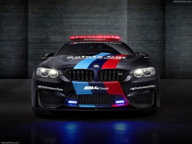 <p>BMW gelecek sezondan itibaren pistlerin güvenliğini sağlayacak otomobilini tanıttı.</p>