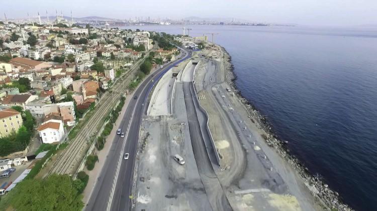 <p>Köprünün deniz altındaki en derin bölümü deniz seviyesinden 106 metre olurken, bu noktada tünel deniz tabanın 55 metre altından ilerliyor.</p>

<p> </p>
