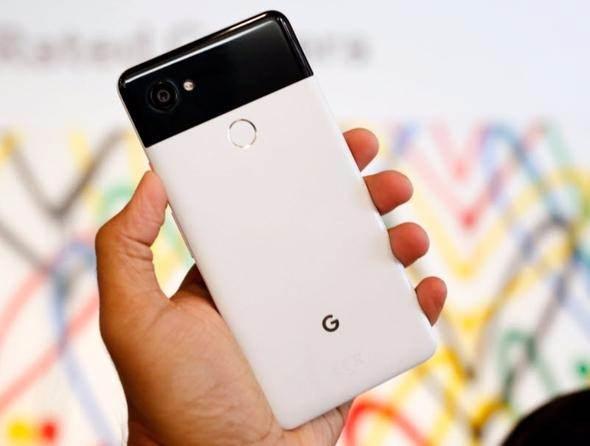 <p>Google Pixel 2<br />
<br />
4 GB RAM’in yer aldığı akıllı telefon, 64 ve 128 GB olmak üzere iki farklı depolama seçeneği ile kullanıcıların karşısına çıkıyor.</p>