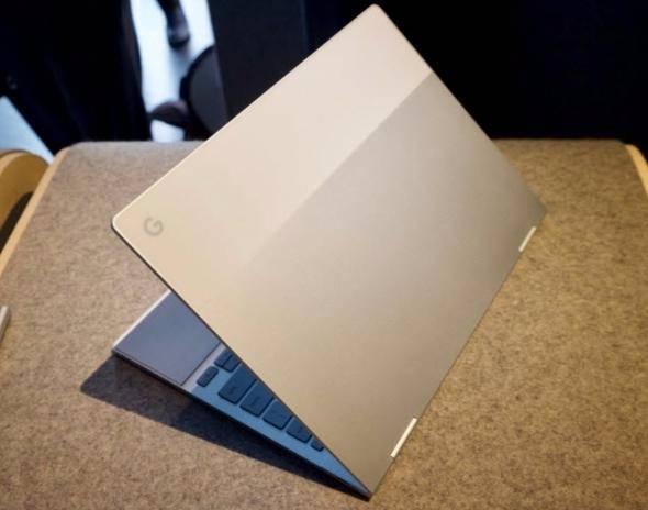 <p>Google Pixelbook <br />
<br />
Pixelbook, 12.3 inçlik QaudHD (1.440p) bir ekrana sahip. Ayrıca cihazın biraz tuzlu bir fiyata sahip olacağını belirtelim.</p>